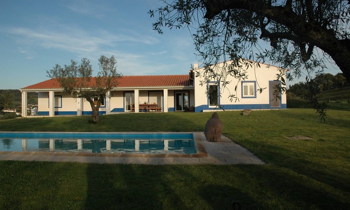 Santiago do Escoural House | Idyllic Country Retreat with Pool in Wine Region, Rated 10/10