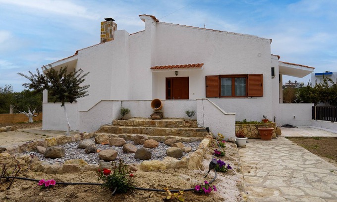 Kefalos Villa | Tranquil Villa Retreat Steps from the Beach with Breakfast