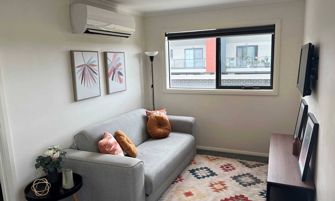 Coombs Apartment | Charming 1 Bedroom Unit in Coombs - Pet Friendly Retreat