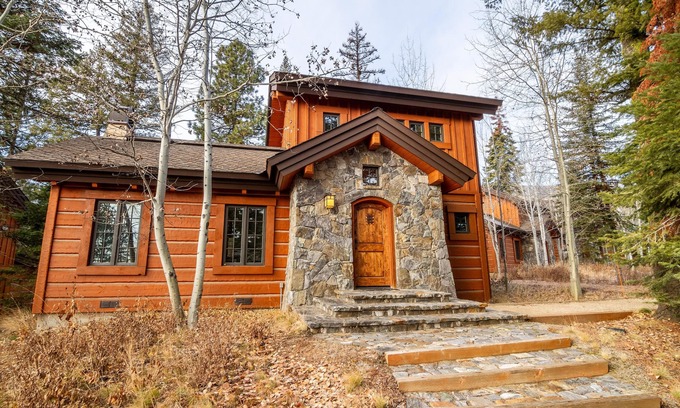 Tamarack Cottage | Discover Wildflower Cottage at Tamarack Resort Today