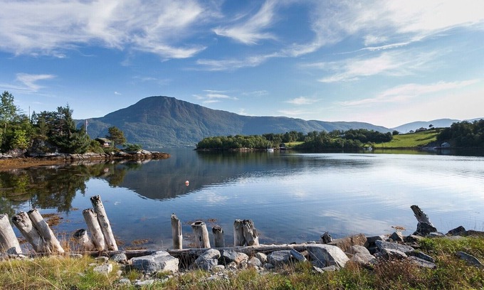Glomset Apartment | Peaceful countryside apartment near Ålesund. Fjord & Mountain views & garden