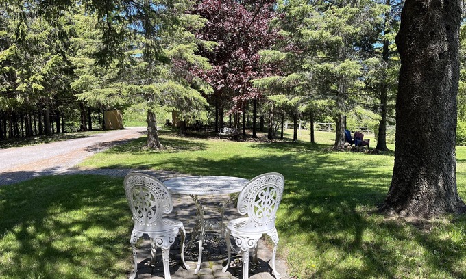 Erin House | Tranquil Country House with Spa and Hot Tub Amenities