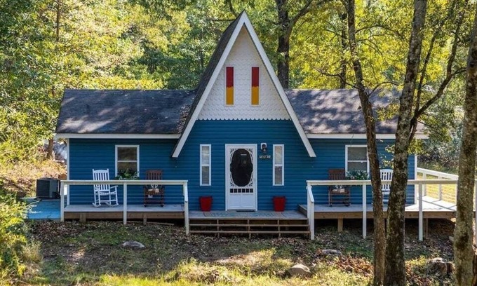 Bismarck Cottage | Peaceful country setting! Granny's Hidden cottage