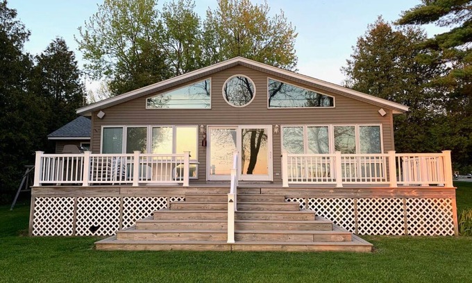 Grand Isle House | Unforgettable Lake Champlain Cove Retreat for Water Lovers
