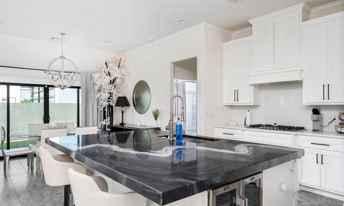 Bixby House | Serene Elegant Getaway with Pet-Friendly Amenities