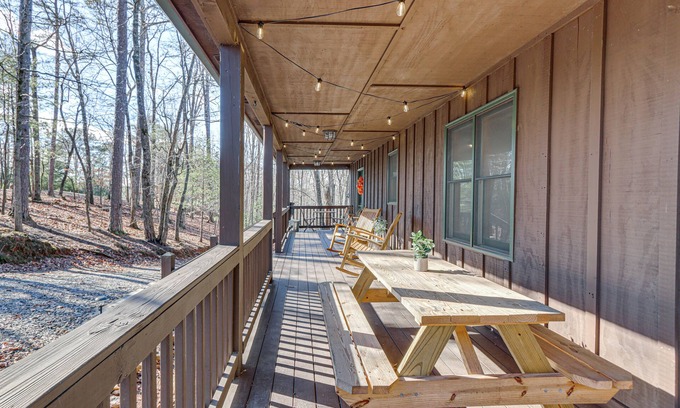 Ellijay Cabin | Idyllic Ellijay Cabin with Pool Access & Family-Friendly Perks