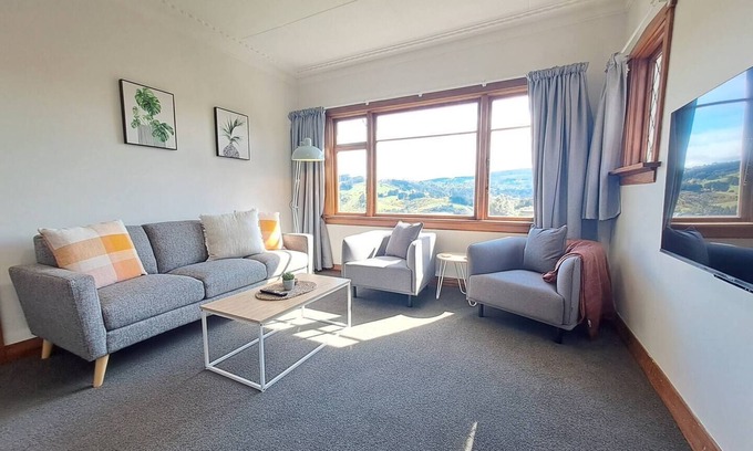 Dunedin House | Peaceful Family Home