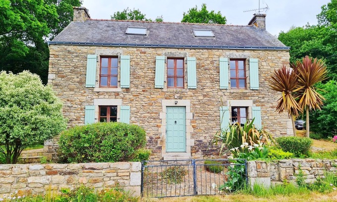 Plumelec House | Serene Family Retreat Near the Forest with Pet-Friendly Perks