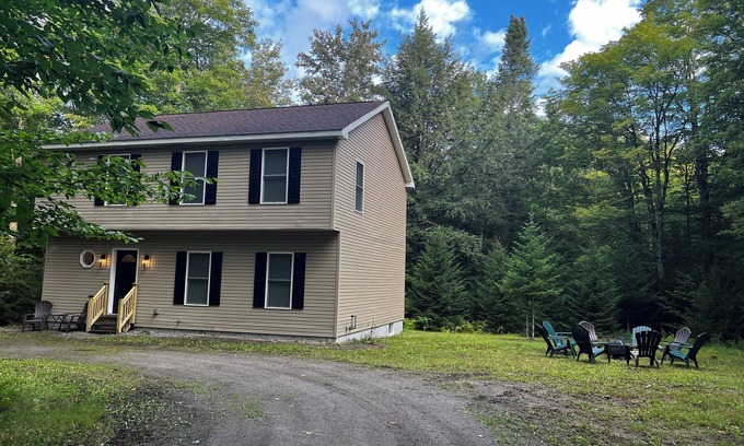 Inlet House | Serene Retreat - Hidden Forest Home with Family Amenities