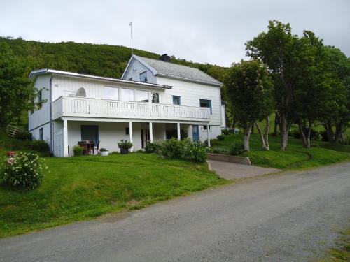 Bostad Apartment | Serene Oceanfront Stay at Peaceful Farm - Rated 10/10