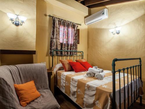 Algarinejo House | Inviting Vintage Farmhouse in Algarinejo with Terrace Access