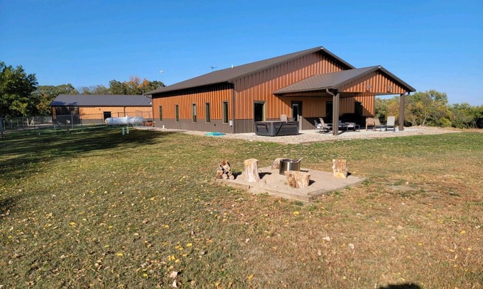 Yankton House | Idyllic Farmhouse Retreat with Hot Tub and Child-Friendly Amenities