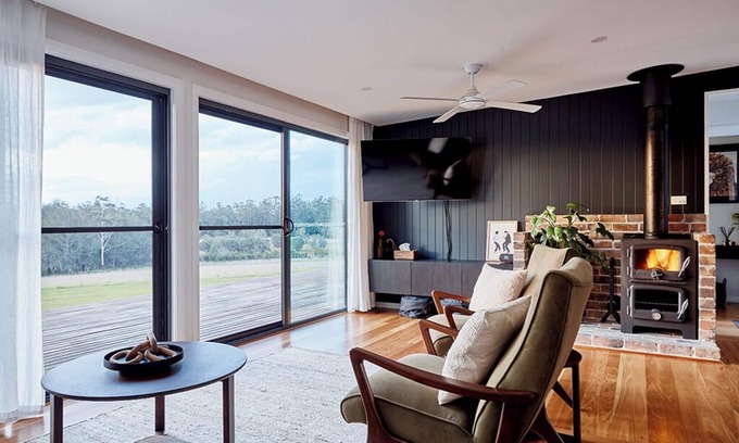 Collombatti House | Serene Farmstay with Gorgeous Country Views & Pet-Friendly