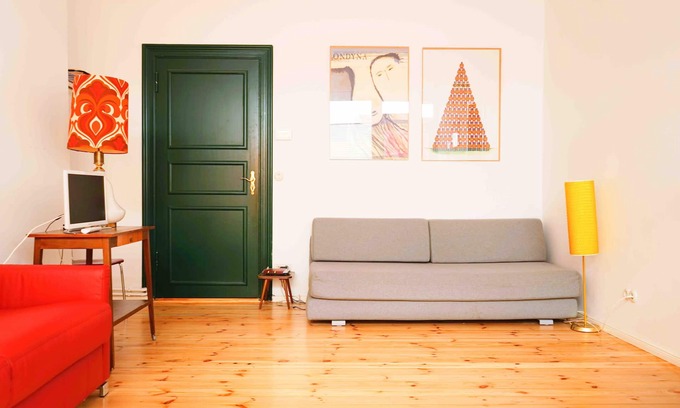 Prenzlauer Berg Apartment | Trendy Prenzlauerberg Flat with Spa and Breakfast Included