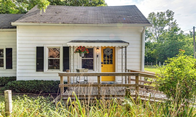 Franklin Cottage | Tranquil Franklin Cottage: Steps from Downtown & Pet Friendly