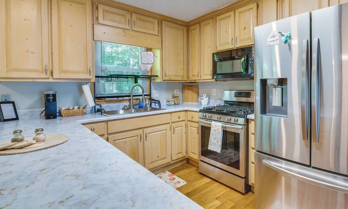 Conyers House | Tranquil Georgia Retreat Near Arabia Mountain with Spa