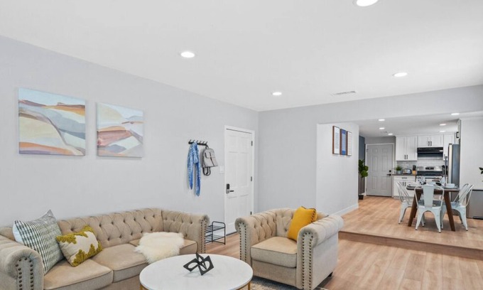 Baldwin Park House | Tranquil 3BR Home in Baldwin Park with Gourmet Kitchen