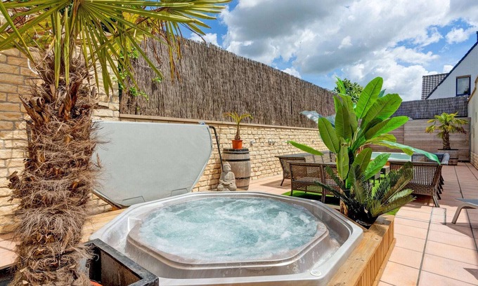 Avelgem House | Relaxing Holiday Home with Spa and Pool Amenities