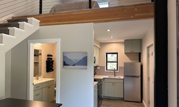 White Salmon House | Tranquil Guesthouse in Gorge Paradise - Rated 9.8/10