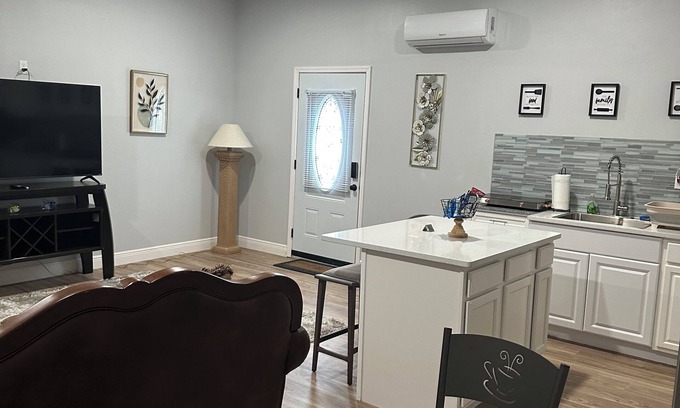 Orlando Apartment | Peaceful Haven Orlando - Spacious 1 bedroom apt with private entrance near UCF