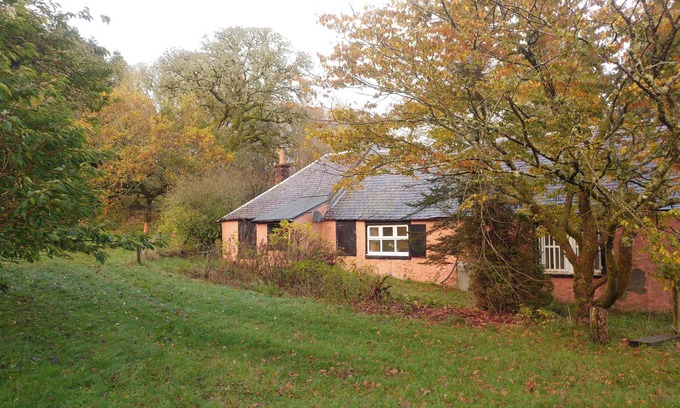 Kirkmichael Cottage | Serene Retreat with Lake Views & Pet-Friendly Amenities