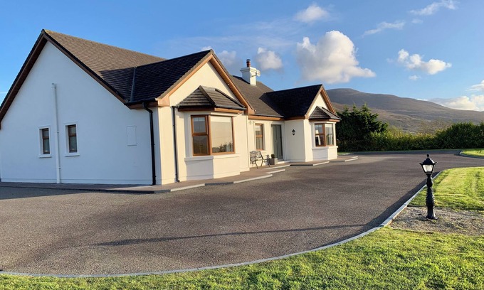 Caragh Cottage | Serene Cottage Retreat: Perfect for Touring Kerry & Coast