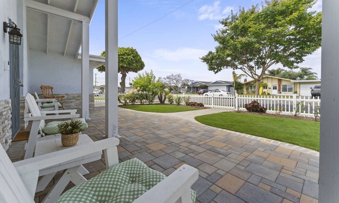 Huntington Beach House | Family-Friendly Home Near Beach & Disneyland - Rated 10/10