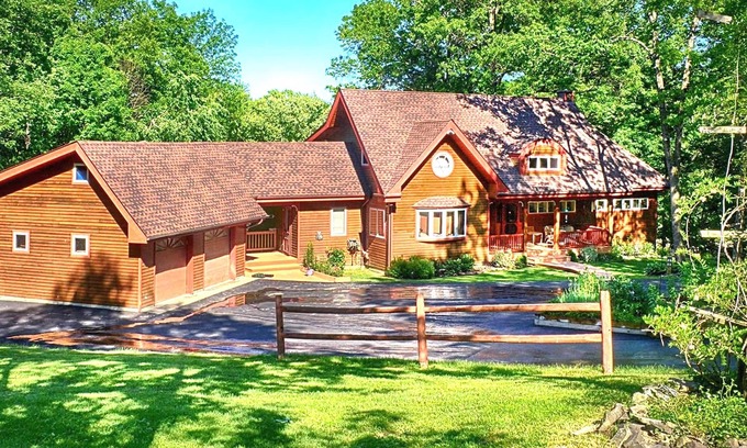 New Paltz House | Idyllic Hudson Valley Retreat Steps from the River