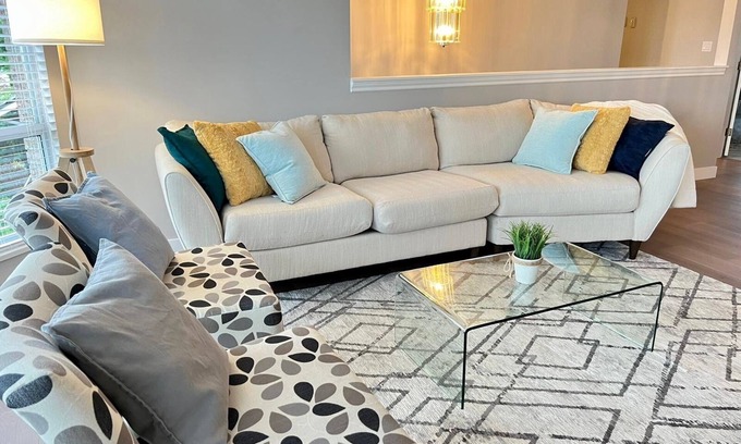 Maple Ridge House | Tranquil Modern Home with Kitchen & Child-Friendly Amenities