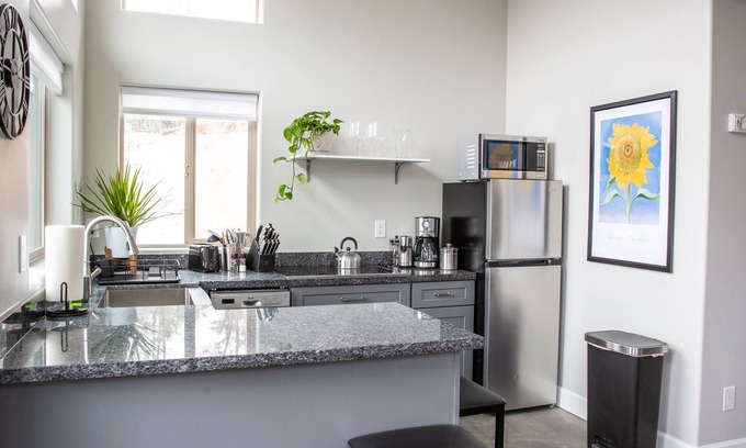 Prescott House | Serene Mountain Casita with Kitchen Near Trails and Downtown