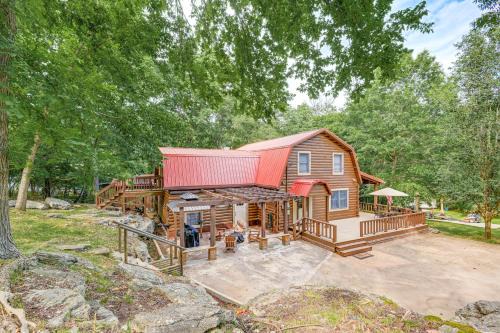 Mount Juliet House | Serene Mt Juliet Cabin with Hot Tub and Fire Pit Escape
