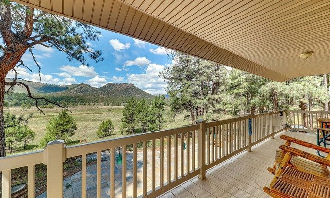 Eagar Cabin | Relaxing Nutrioso Cabin Retreat with Fire Pit & Spa