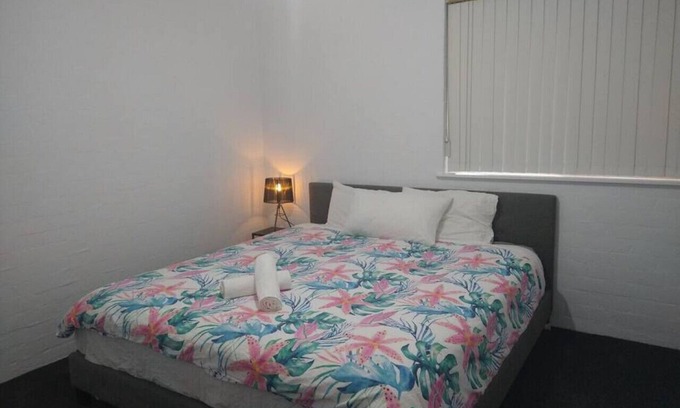Phillip Apartment | Inviting Outlook Near Canberra Hospital with Family Amenities