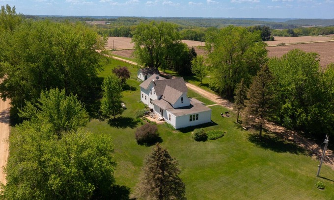 Pepin Other | Peaceful Pepin Farmhouse Getaway
