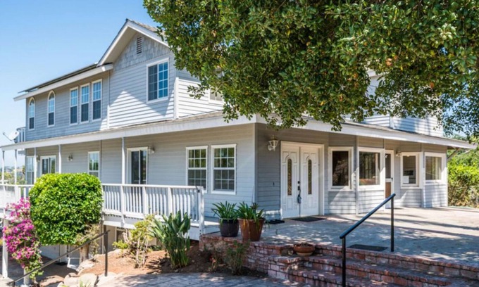 Vista House | Serene Villa with Breathtaking Sunset Views & Spa Amenities