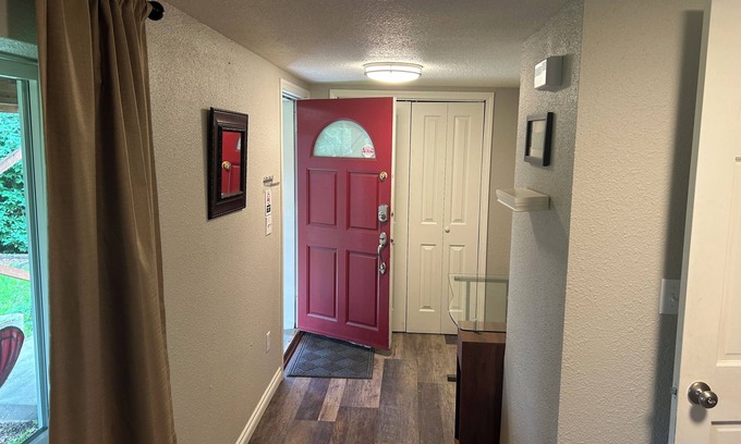 Spenard House | Peaceful Property near Airport and Downtown