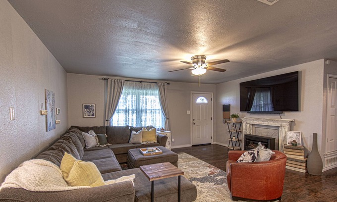 Van Alstyne House | Peaceful Ranch-Style Home with Spacious Yard