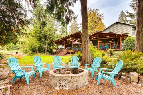 Maple Heights-Lake Desire House | Inviting Renton Retreat with Hot Tub & Spa Access