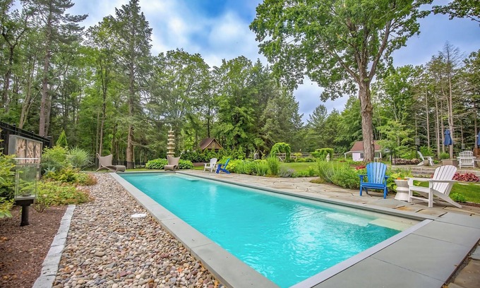 North Egremont House | Serene Retreat: 10 Minutes to Great Barrington's Best!