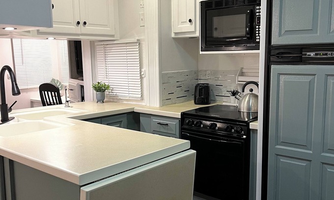 Braden River House | Tranquil Getaway with Pool by the Manatee River
