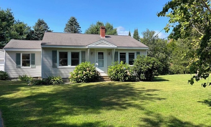Yarmouth House | Peaceful retreat in central Yarmouth, walking distance to Main Street.