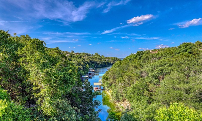 Lakeway House | Tranquil Retreat on Lake Travis with Stunning Views & Spa
