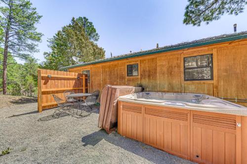 Ruidoso House | Relaxing Ruidoso Cabin with Hot Tub & Scenic Mountain Views