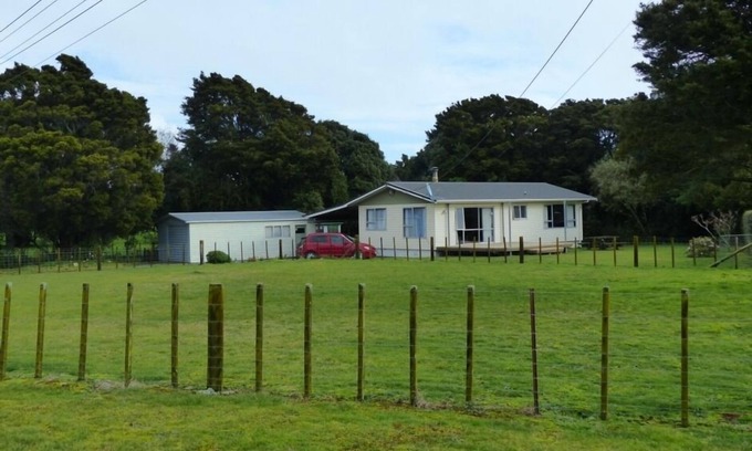 Te Horo House | Tranquil Retreat in a Pet-Friendly Rural Paradise