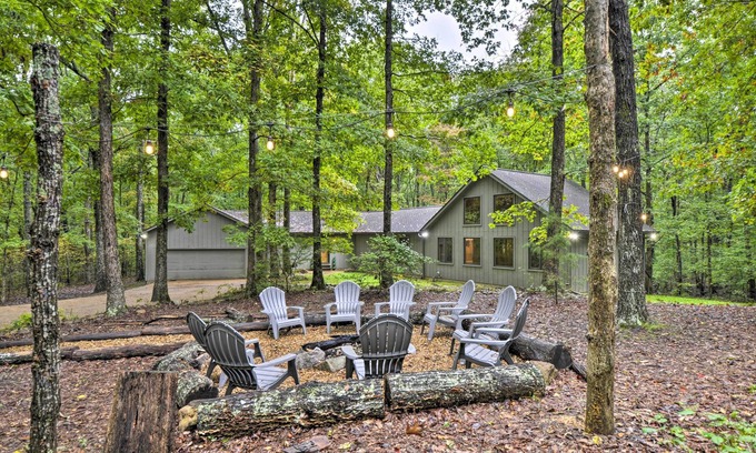 Rising Fawn House | Tranquil Retreat with Private Fire Pit and Spa Amenities