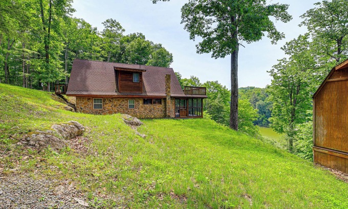 Abingdon Cabin | Relaxing South Holston Lake Cabin with Dock & Pet-Friendly