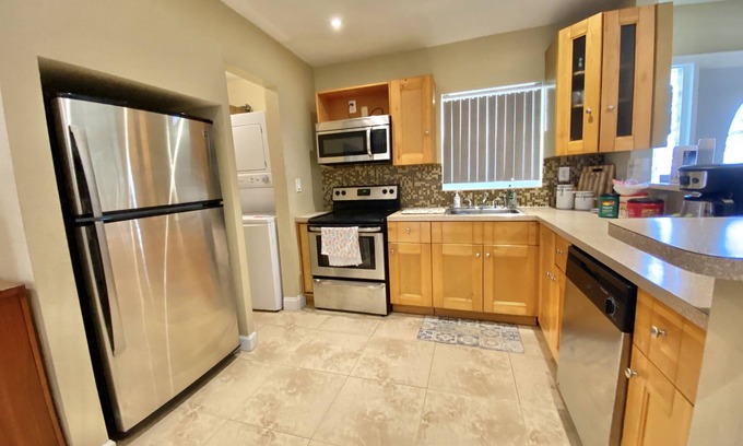 North Lauderdale House | Peaceful Home with King & Queen Beds and Family Amenities