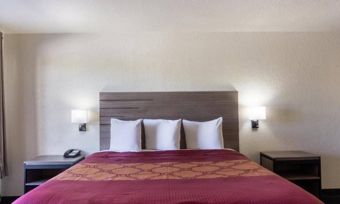 San Antonio Hotel | Peaceful Stay Near Alamo and Downtown Attractions + Parking