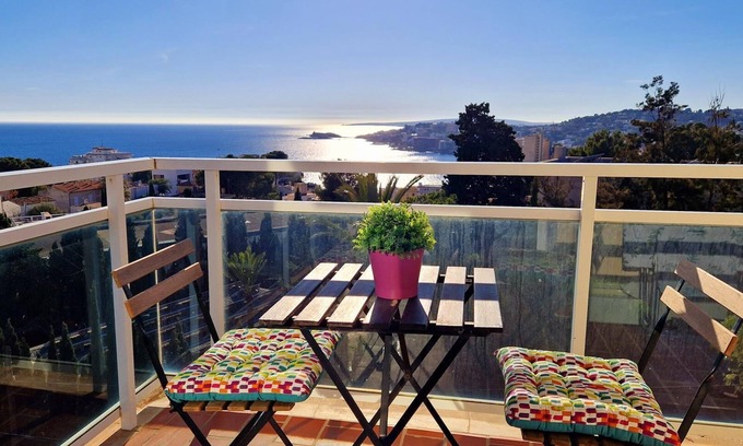 Calamayor Apartment | Tranquil Stay with Ocean Views and Pool in Cala Major