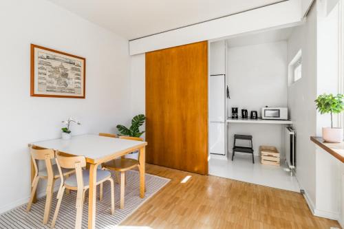 Etelainen District Apartment | Tranquil Studio Retreat Near Nature - 4-Star Experience